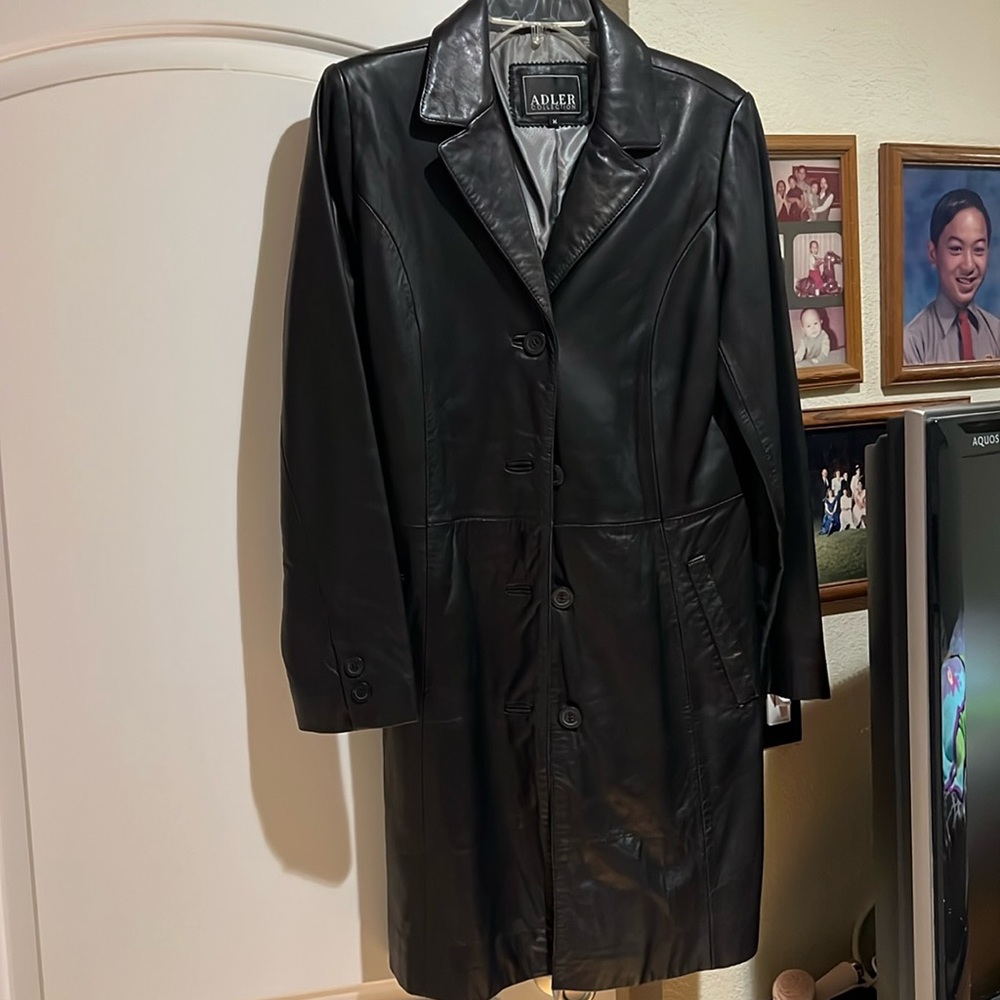 Pre-Owned: Women’s Leather Coat by Adler Collection Size Medium